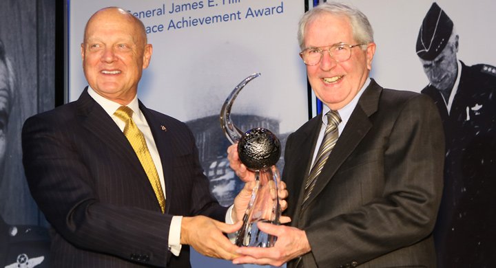 hill-award-720x390 hill-award-720x390